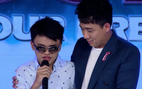 Khóc như mưa với người dân đi thi hát để giúp người khác - Ảnh 2. Khóc như mưa với người dân đi thi hát để giúp người khác - Ảnh 2.