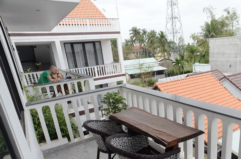 400 người Trung Quốc sang đánh bạc, quản lý người nước ngoài quá lơi lỏng? - Ảnh 1. 400 người Trung Quốc sang đánh bạc, quản lý người nước ngoài quá lơi lỏng? - Ảnh 1.