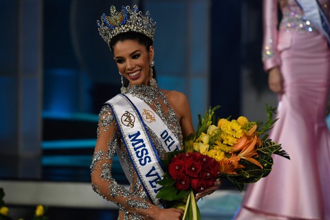 Cô sinh viên 19 tuổi đăng quang Hoa hậu Venezuela 2019 - Ảnh 3. Cô sinh viên 19 tuổi đăng quang Hoa hậu Venezuela 2019 - Ảnh 3.