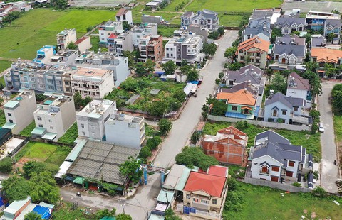 Đất đai còn rộng, bỏ trống nhưng dân khát nhà ở - Ảnh 1. Đất đai còn rộng, bỏ trống nhưng dân khát nhà ở - Ảnh 1.
