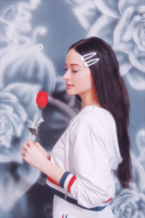 Ảnh Kacey Musgraves chụp tại tiệm - Ảnh: Twitter Ảnh Kacey Musgraves chụp tại tiệm - Ảnh: Twitter