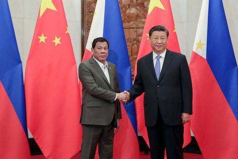 Thấy gì ở chuyến thăm Trung Quốc của ông Duterte? - Ảnh 3. Thấy gì ở chuyến thăm Trung Quốc của ông Duterte? - Ảnh 3.