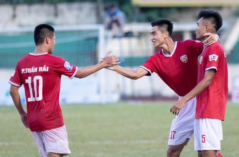 Tân vương Giải bóng đá hạng nhất quốc gia 2019: Hồng Lĩnh Hà Tĩnh - Ảnh 1. Tân vương Giải bóng đá hạng nhất quốc gia 2019: Hồng Lĩnh Hà Tĩnh - Ảnh 1.