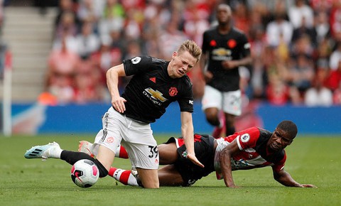 Hòa Southampton dù đá hơn người, M.U nối dài chuỗi không thắng - Ảnh 3. Hòa Southampton dù đá hơn người, M.U nối dài chuỗi không thắng - Ảnh 3.