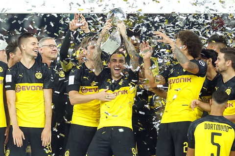 Bayern vượt trội nhưng lại thua Dortmund ở Siêu cúp Đức - Ảnh 1. Bayern vượt trội nhưng lại thua Dortmund ở Siêu cúp Đức - Ảnh 1.