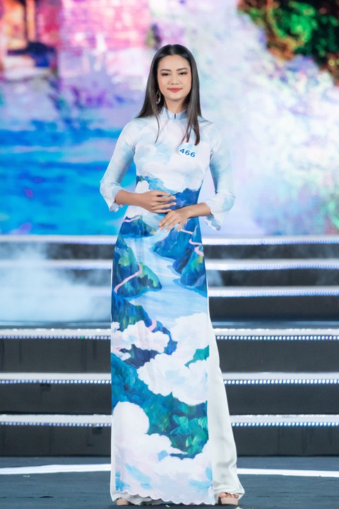 Bộ sưu tập áo dài đèo Hải Vân giúp Lương Thùy Linh đăng quang - Ảnh 9. Bộ sưu tập áo dài đèo Hải Vân giúp Lương Thùy Linh đăng quang - Ảnh 9.