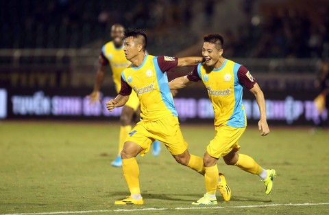 Thua đội chót bảng Sanna Khánh Hòa, TP.HCM mất ngôi đầu bảng V-League 2019 - Ảnh 3. Thua đội chót bảng Sanna Khánh Hòa, TP.HCM mất ngôi đầu bảng V-League 2019 - Ảnh 3.