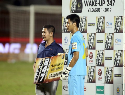 Thua đội chót bảng Sanna Khánh Hòa, TP.HCM mất ngôi đầu bảng V-League 2019 - Ảnh 5. Thua đội chót bảng Sanna Khánh Hòa, TP.HCM mất ngôi đầu bảng V-League 2019 - Ảnh 5.