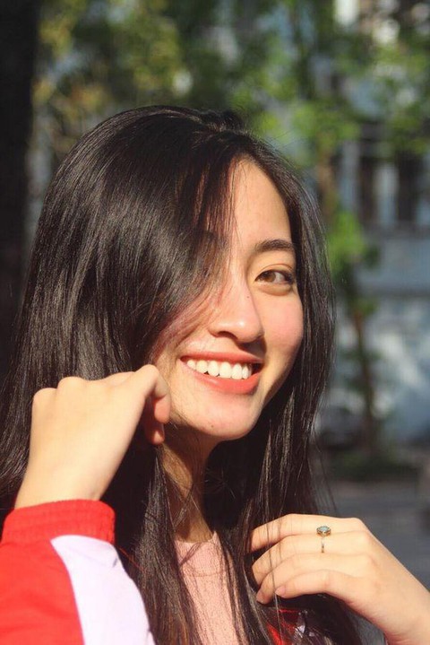 Hoa hậu Lương Thùy Linh: Nữ sinh ngoại thương giỏi Toán, IELTS 7.5 - Ảnh 8. Hoa hậu Lương Thùy Linh: Nữ sinh ngoại thương giỏi Toán, IELTS 7.5 - Ảnh 8.