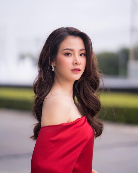 Baifern Pimchanok - người đẹp chuyển giới Chiếc lá cuốn bay là ai? - Ảnh 14. Baifern Pimchanok - người đẹp chuyển giới Chiếc lá cuốn bay là ai? - Ảnh 14.