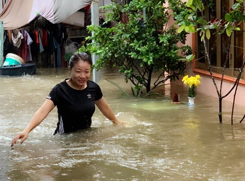 Đảo ngọc Phú Quốc ngập nặng sau 3 ngày mưa lớn - Ảnh 2. Đảo ngọc Phú Quốc ngập nặng sau 3 ngày mưa lớn - Ảnh 2.