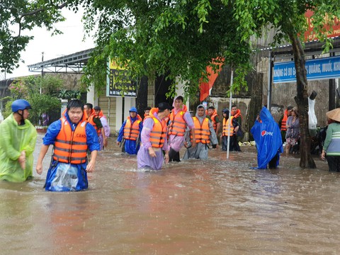 Hình ảnh đảo ngọc Phú Quốc thành đảo ngập chưa từng thấy - Ảnh 11. Hình ảnh đảo ngọc Phú Quốc thành đảo ngập chưa từng thấy - Ảnh 11.