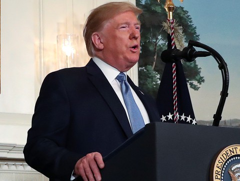 Ông Trump đề xuất luật cờ đỏ muốn tử hình những kẻ xả súng - Ảnh 1. Ông Trump đề xuất luật cờ đỏ muốn tử hình những kẻ xả súng - Ảnh 1.