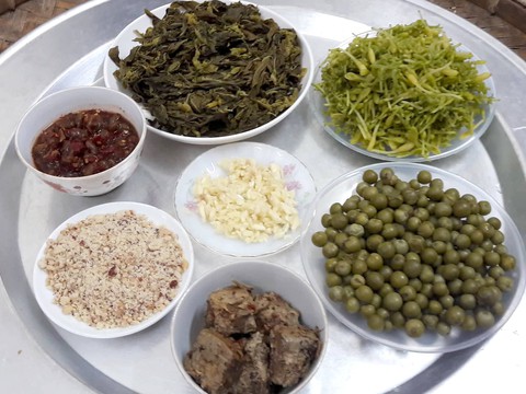 Rau sắn, cà dại trộn tương má thố nàu - cũng ăn được ư? - Ảnh 3. Rau sắn, cà dại trộn tương má thố nàu - cũng ăn được ư? - Ảnh 3.