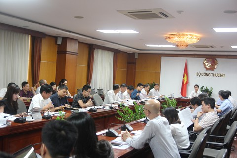 Lãi suất 12%, chả ai muốn làm công nghiệp - Ảnh 1. Lãi suất 12%, chả ai muốn làm công nghiệp - Ảnh 1.