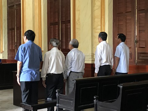 Lỗ 43 tỉ đồng do đầu tư trái quy định, cựu sếp Tập đoàn Cao su Việt Nam hầu tòa - Ảnh 1. Lỗ 43 tỉ đồng do đầu tư trái quy định, cựu sếp Tập đoàn Cao su Việt Nam hầu tòa - Ảnh 1.