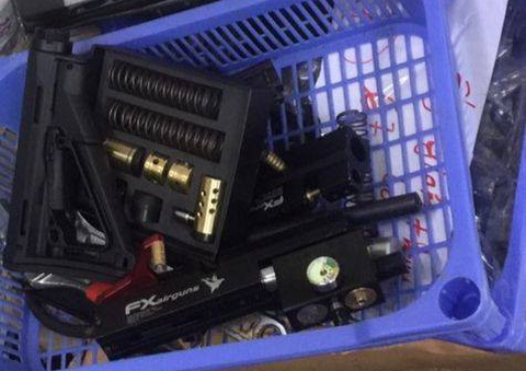 Triệt phá băng bán súng hơi công khai qua mạng xã hội - Ảnh 2. Triệt phá băng bán súng hơi công khai qua mạng xã hội - Ảnh 2.