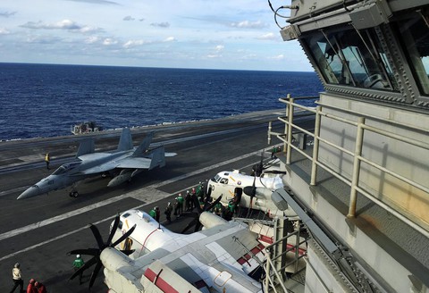 Tàu sân bay Mỹ USS Ronald Reagan đến Philippines sau khi tuần tra Biển Đông - Ảnh 2. Tàu sân bay Mỹ USS Ronald Reagan đến Philippines sau khi tuần tra Biển Đông - Ảnh 2.
