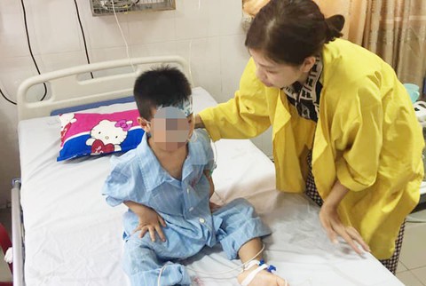 Cứu sống bé trai 5 tuổi nguy kịch do rớt xuống giếng sâu 8m - Ảnh 1. Cứu sống bé trai 5 tuổi nguy kịch do rớt xuống giếng sâu 8m - Ảnh 1.