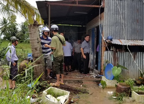 Dùng xăng, dao tấn công bị thương 7 người cưỡng chế thi hành án - Ảnh 1. Dùng xăng, dao tấn công bị thương 7 người cưỡng chế thi hành án - Ảnh 1.