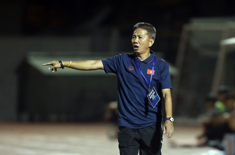 U18 Việt Nam may mắn thắng Malaysia trận ra quân - Ảnh 6. U18 Việt Nam may mắn thắng Malaysia trận ra quân - Ảnh 6.