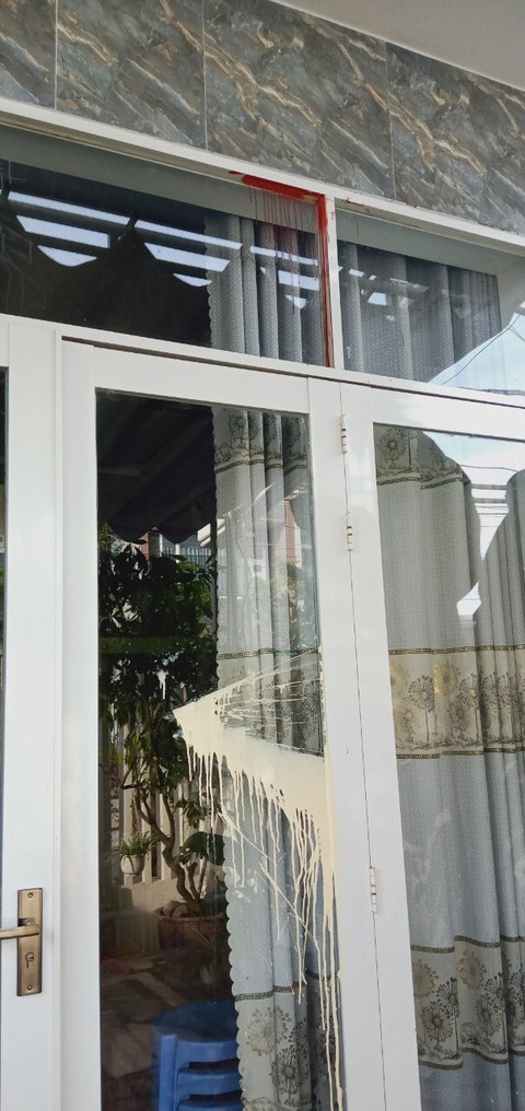 Công an Đà Nẵng yêu cầu báo cáo trường hợp chặn xe bắt viết giấy nợ - Ảnh 2. Công an Đà Nẵng yêu cầu báo cáo trường hợp chặn xe bắt viết giấy nợ - Ảnh 2.