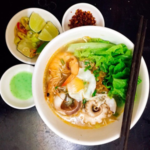 Để Tèo kể cho nghe về tô bánh canh bạch tuộc đất Thủ - Ảnh 1. Để Tèo kể cho nghe về tô bánh canh bạch tuộc đất Thủ - Ảnh 1.