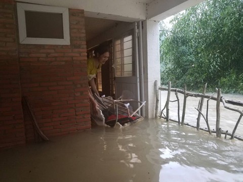 Phú Quốc chạy lũ lần 2 trong tuần và lập kỷ lục ngập mới tối 8-8 - Ảnh 7.