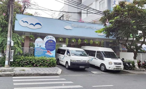Đưa đón trẻ đi học: Mỗi nơi mỗi cách - Ảnh 1. Đưa đón trẻ đi học: Mỗi nơi mỗi cách - Ảnh 1.