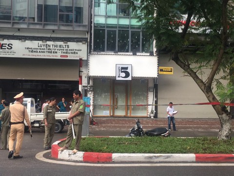 Tông vào cây đổ trên đường, nam thanh niên chết tại chỗ - Ảnh 2. Tông vào cây đổ trên đường, nam thanh niên chết tại chỗ - Ảnh 2.