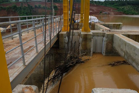 Sự cố đập thủy điện Đắk Kar: trường hợp xấu nhất là nổ mìn xả lũ - Ảnh 4. Sự cố đập thủy điện Đắk Kar: trường hợp xấu nhất là nổ mìn xả lũ - Ảnh 4.