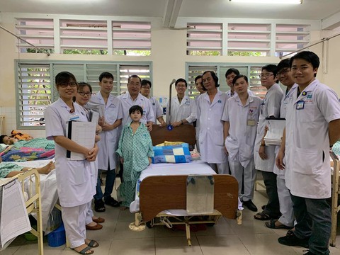 Cô gái từng mang bụng chứa hơn 40 lít nước đã được xuất viện - Ảnh 1. Cô gái từng mang bụng chứa hơn 40 lít nước đã được xuất viện - Ảnh 1.