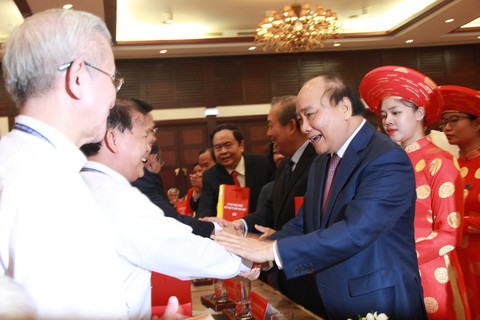 Thủ tướng: 43 tổ chức tôn giáo chung một bàn thờ Tổ quốc - Ảnh 1. Thủ tướng: 43 tổ chức tôn giáo chung một bàn thờ Tổ quốc - Ảnh 1.