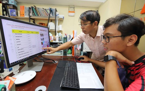 Điểm chuẩn nhiều trường tăng hơn dự báo - Ảnh 3. Điểm chuẩn nhiều trường tăng hơn dự báo - Ảnh 3.
