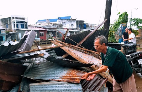 Đang xem truyền hình, một phụ nữ bị nhà sập đè chết - Ảnh 2. Đang xem truyền hình, một phụ nữ bị nhà sập đè chết - Ảnh 2.