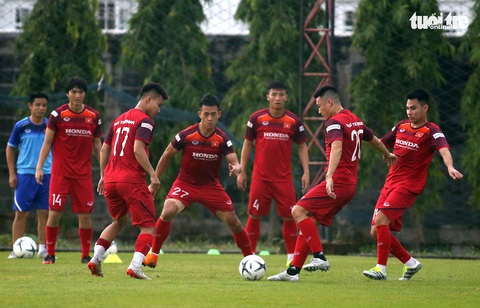 Tuyển Việt Nam tập buổi đầu tiên, chưa thấy Công Phượng - Ảnh 8. Tuyển Việt Nam tập buổi đầu tiên, chưa thấy Công Phượng - Ảnh 8.
