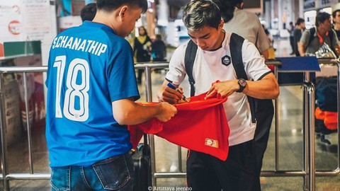 Vừa trở lại Thái Lan, Chanathip đã tuyên bố đá bại Việt Nam - Ảnh 1. Vừa trở lại Thái Lan, Chanathip đã tuyên bố đá bại Việt Nam - Ảnh 1.
