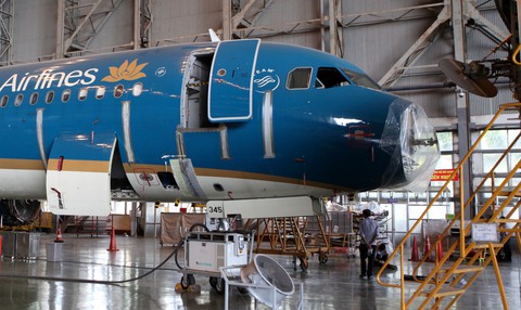 Máy bay Vietnam Airlines móp mũi, hỏng rađa do va chạm với... chim - Ảnh 1. Máy bay Vietnam Airlines móp mũi, hỏng rađa do va chạm với... chim - Ảnh 1.