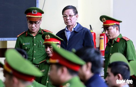 Ông Phan Văn Vĩnh tiếp tục bị khởi tố trong vụ kỳ án gỗ trắc - Ảnh 1. Ông Phan Văn Vĩnh tiếp tục bị khởi tố trong vụ kỳ án gỗ trắc - Ảnh 1.