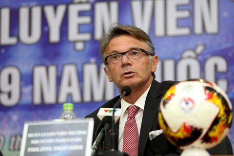 HLV Philippe Troussier: Tôi cũng giống trợ lý của ông Park Hang Seo - Ảnh 2. HLV Philippe Troussier: Tôi cũng giống trợ lý của ông Park Hang Seo - Ảnh 2.