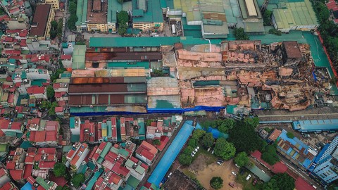 Chuẩn bị tẩy độc hiện trường vụ cháy Rạng Đông - Ảnh 1. Chuẩn bị tẩy độc hiện trường vụ cháy Rạng Đông - Ảnh 1.