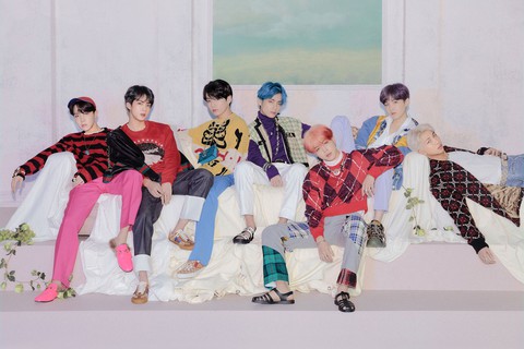 Mừng sinh nhật, BTS được fan tặng cả một khu rừng - Ảnh 1. Mừng sinh nhật, BTS được fan tặng cả một khu rừng - Ảnh 1.