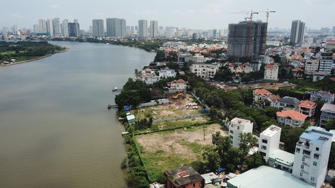 TP.HCM giữ bờ sông cho người dân cùng hưởng - Ảnh 1. TP.HCM giữ bờ sông cho người dân cùng hưởng - Ảnh 1.