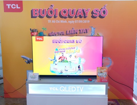 TCL quay số chương trình ‘săn TCL liền tay - bay ngay đón hè’ - Ảnh 1. TCL quay số chương trình ‘săn TCL liền tay - bay ngay đón hè’ - Ảnh 1.