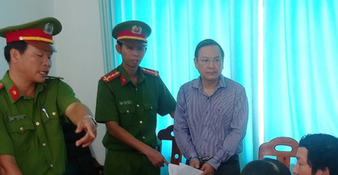 Bắt phó chủ tịch UBND TP Phan Thiết Trần Hoàng Khôi - Ảnh 1. Bắt phó chủ tịch UBND TP Phan Thiết Trần Hoàng Khôi - Ảnh 1.