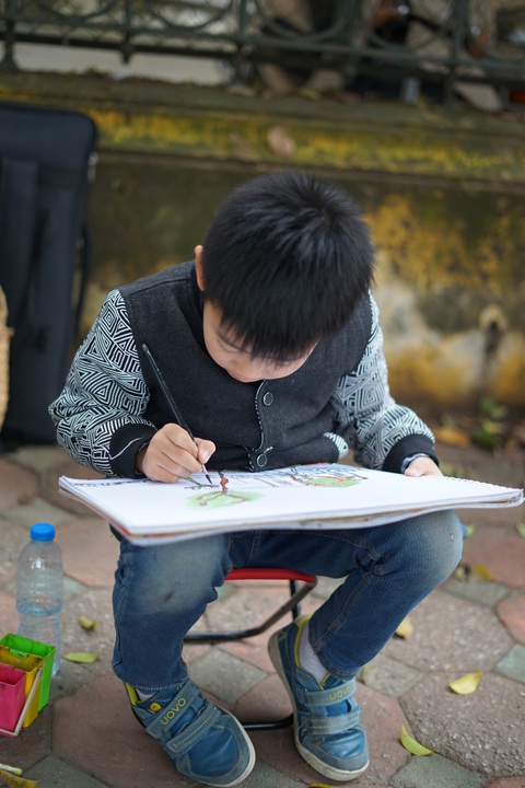 Ký họa đô thị Hà Nội: Những người vẽ bằng tình yêu... - Ảnh 12. Ký họa đô thị Hà Nội: Những người vẽ bằng tình yêu... - Ảnh 12.