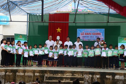 Chúng ta sống để giúp đỡ người khác! - Ảnh 2. Chúng ta sống để giúp đỡ người khác! - Ảnh 2.