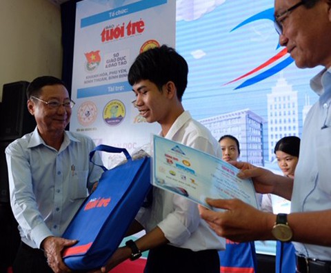 Tiếp sức đến trường: Đặt niềm tin vào sự tử tế! - Ảnh 1. Tiếp sức đến trường: Đặt niềm tin vào sự tử tế! - Ảnh 1.