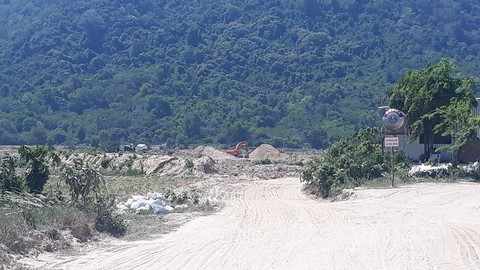 Lén đi tắm hồ, 3 học sinh tiểu học chết đuối thương tâm - Ảnh 3. Lén đi tắm hồ, 3 học sinh tiểu học chết đuối thương tâm - Ảnh 3.