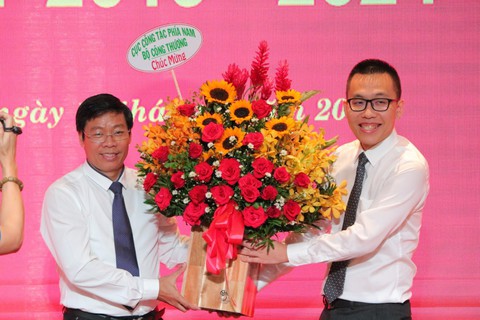 ĐH Công nghiệp thực phẩm TP.HCM đã có hiệu trưởng sau 3 năm trắng ghế - Ảnh 1. ĐH Công nghiệp thực phẩm TP.HCM đã có hiệu trưởng sau 3 năm trắng ghế - Ảnh 1.